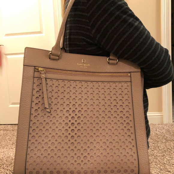 Kate Spade large perforated style shoulder bag - Picture 4 of 4